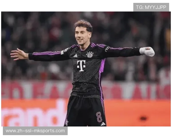 格雷茨卡传射建功,拜仁8-1血洗狼堡巩固11分领跑优势 格雷茨卡传射建功,拜仁8-1血洗狼堡巩固11分领跑优势